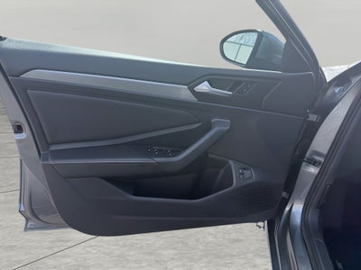 2022 Volkswagen Jetta SE Auto