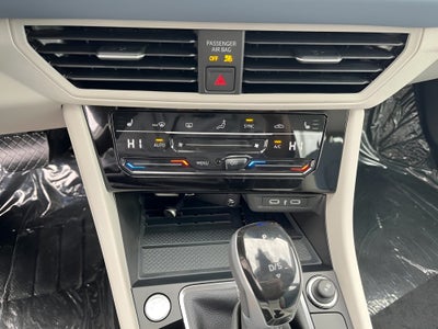 2025 Volkswagen Jetta SE Auto