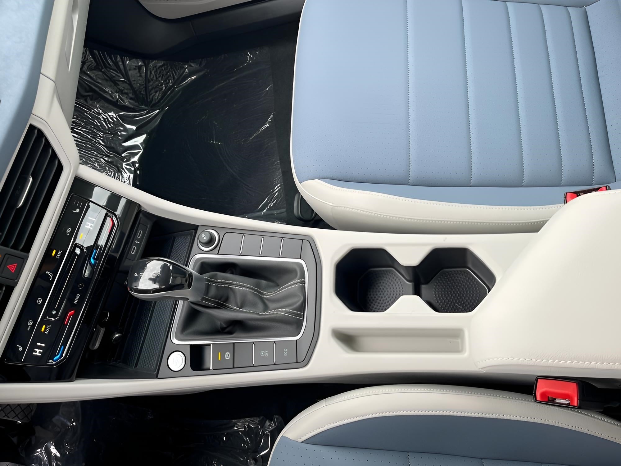 2025 Volkswagen Jetta SE Auto