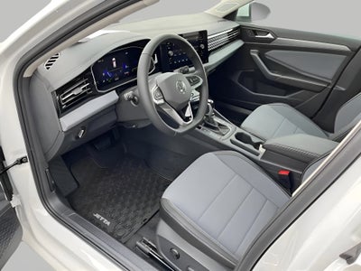 2025 Volkswagen Jetta SE Auto