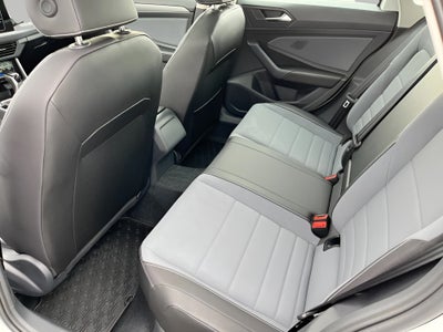 2025 Volkswagen Jetta SE Auto