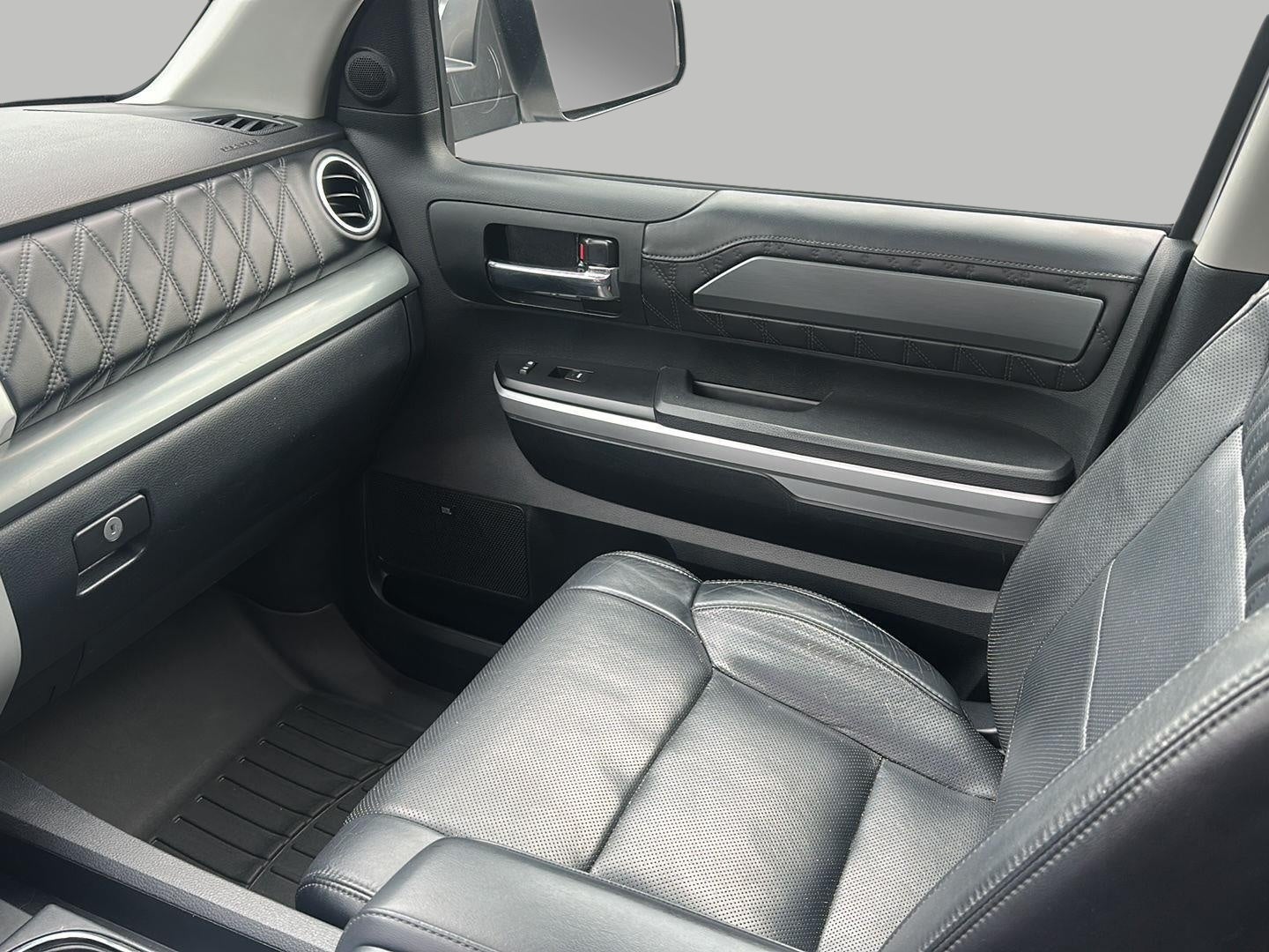 2017 Toyota Tundra 4WD Platinum CrewMax 5.5' Bed 5.7L FFV