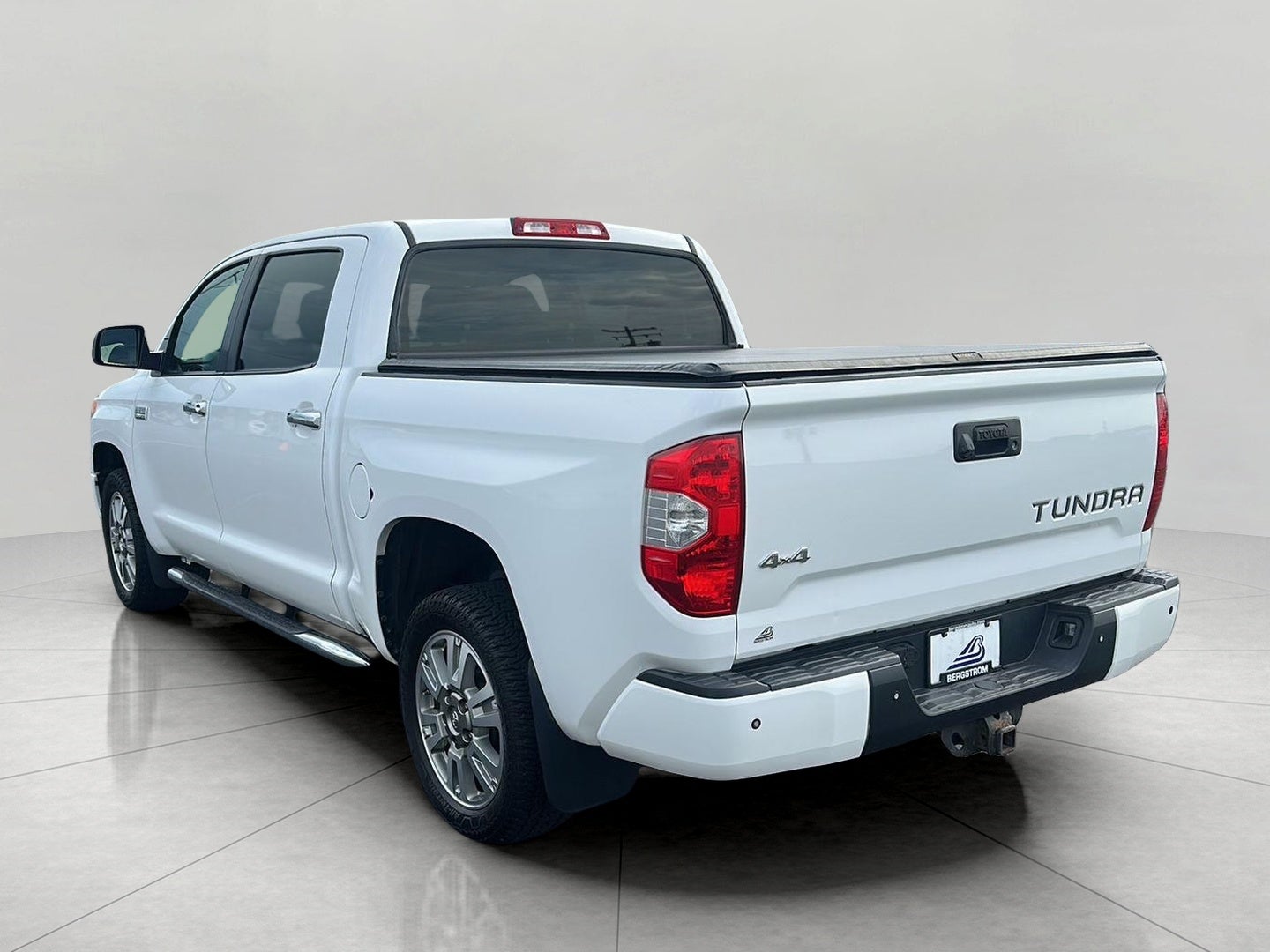 2017 Toyota Tundra 4WD Platinum CrewMax 5.5' Bed 5.7L FFV