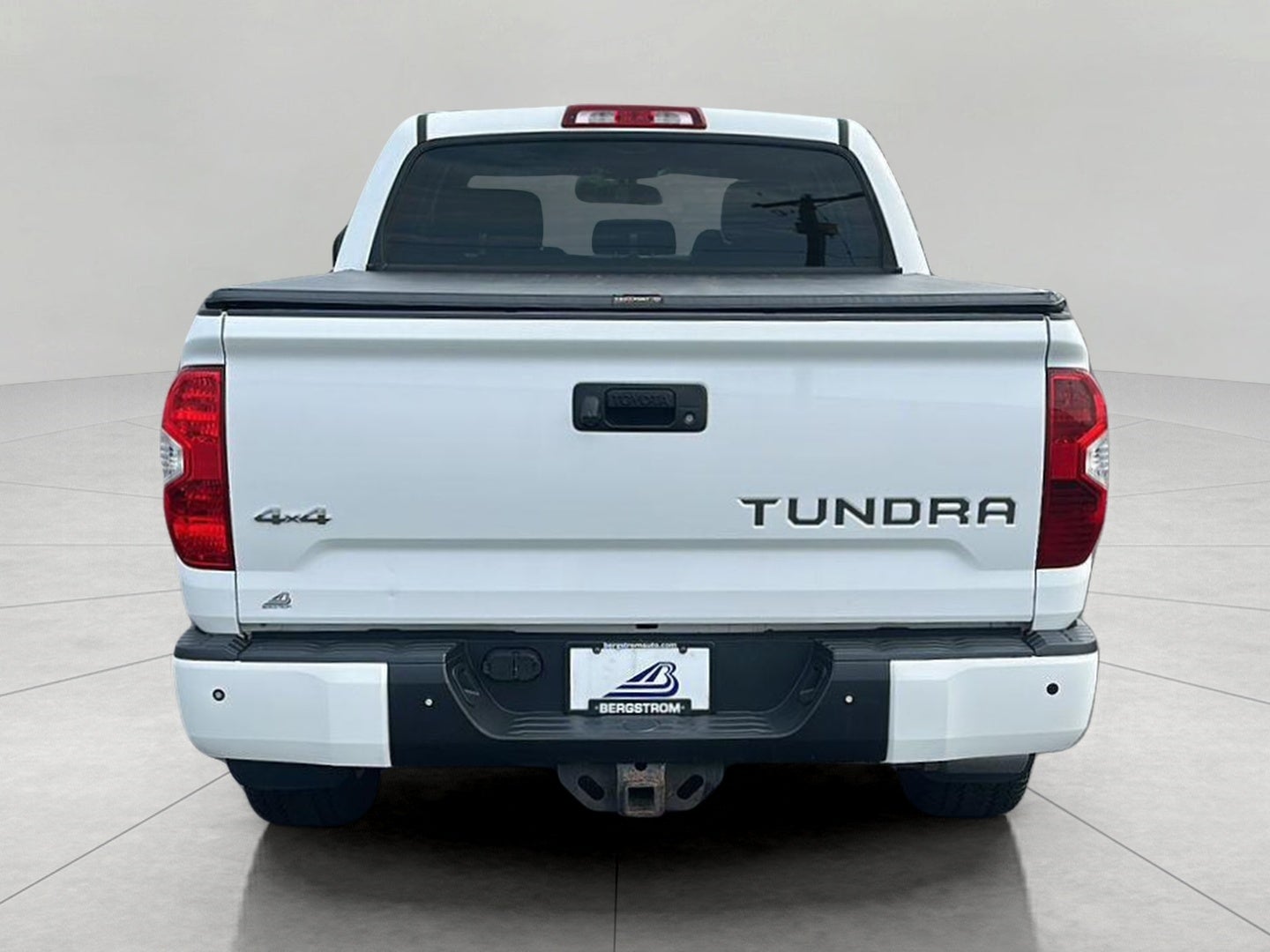 2017 Toyota Tundra 4WD Platinum CrewMax 5.5' Bed 5.7L FFV