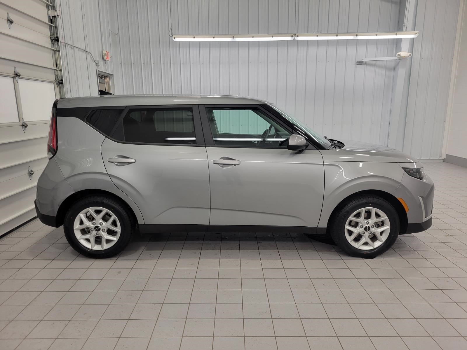 2025 Kia Soul LX FWD
