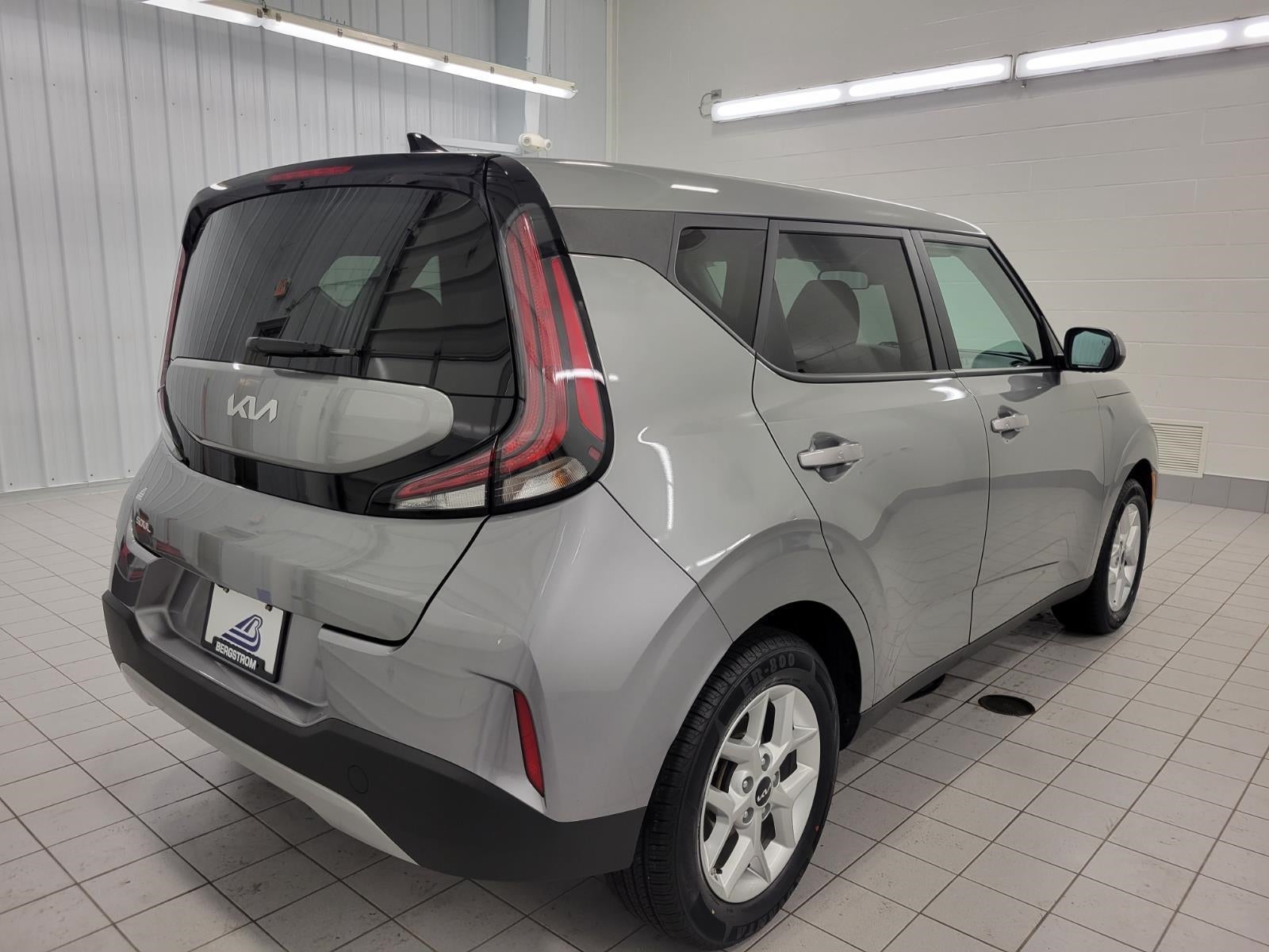 2025 Kia Soul LX FWD