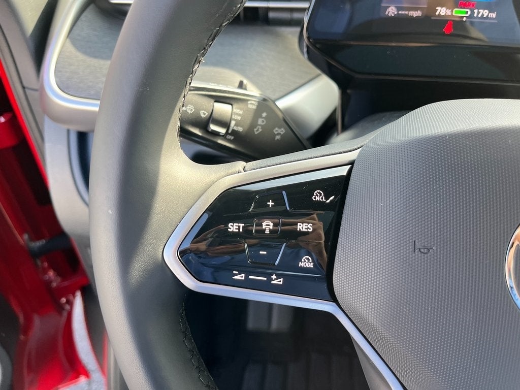 2025 Volkswagen ID. Buzz Pro S Plus 4MOTION w/Two-Tone