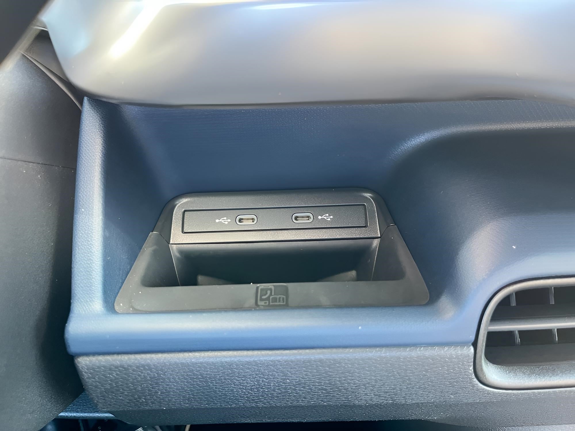 2025 Volkswagen ID. Buzz Pro S Plus 4MOTION w/Two-Tone