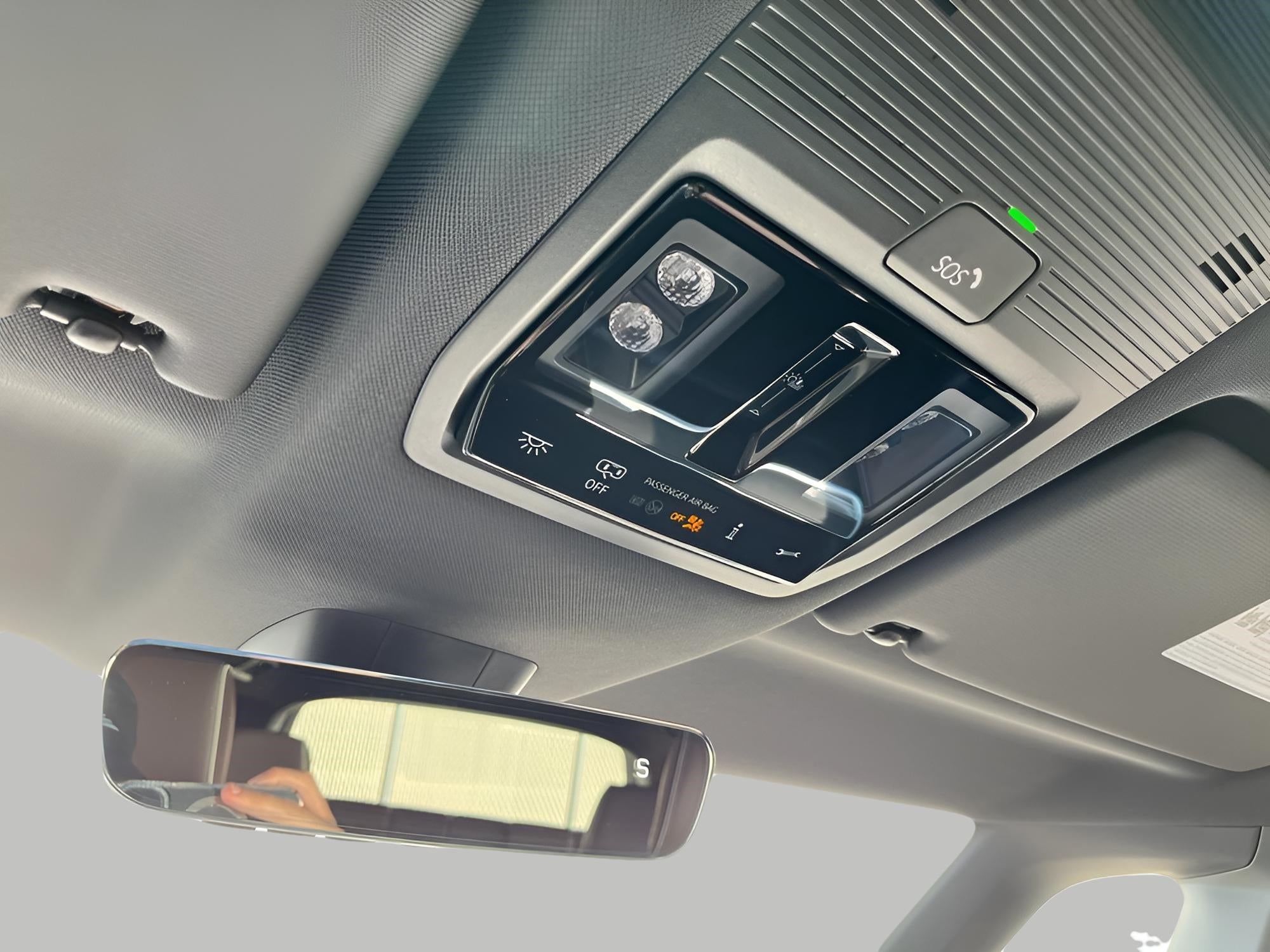 2025 Volkswagen ID. Buzz Pro S Plus 4MOTION w/Two-Tone