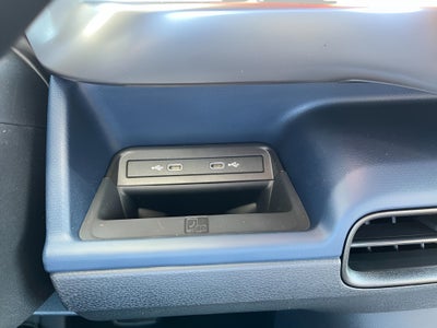 2025 Volkswagen ID. Buzz Pro S Plus 4MOTION w/Two-Tone