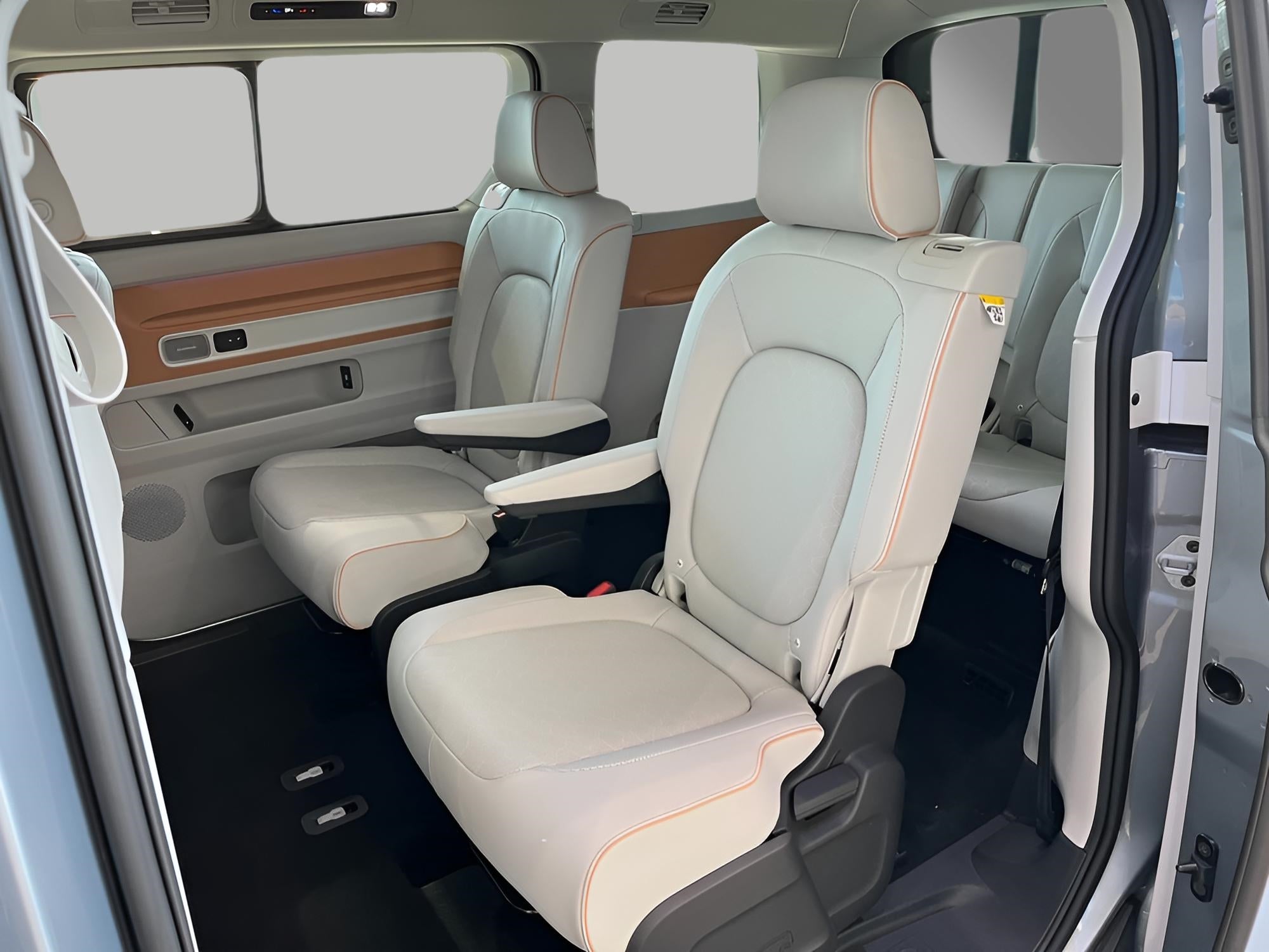 2025 Volkswagen ID. Buzz Pro S Plus 4MOTION w/Two-Tone