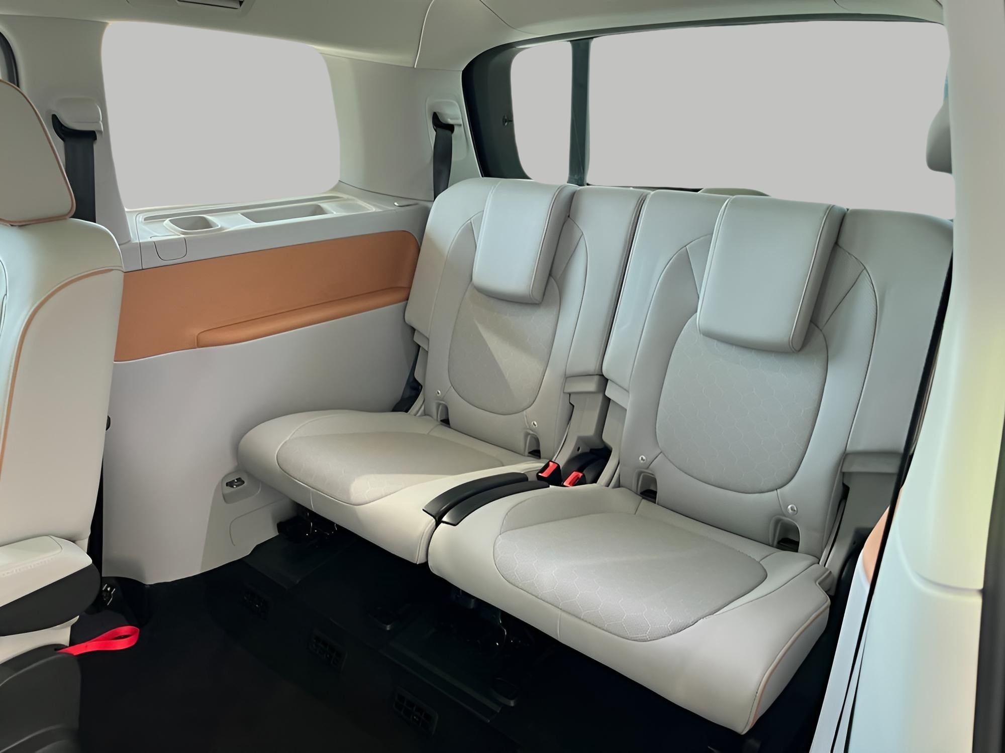 2025 Volkswagen ID. Buzz Pro S Plus 4MOTION w/Two-Tone